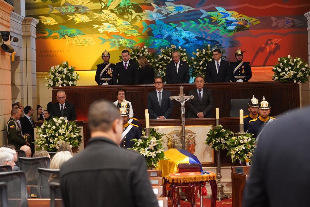 Homenaje al Maestro Fernando Botero
Capitólio Nacional
Iván Name
Andres Calle