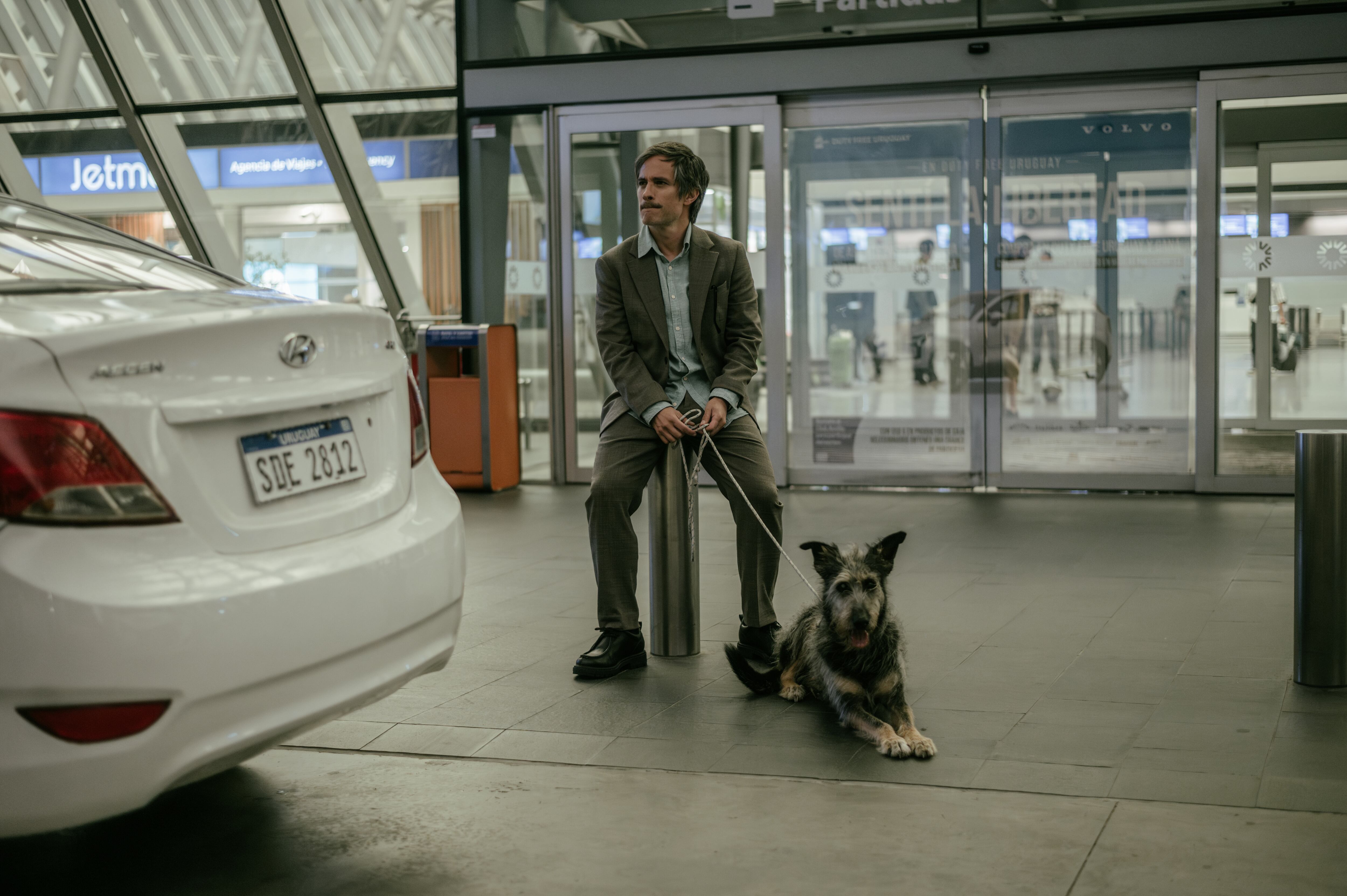 Nada entre los dos’, es una película de comedia romántica argentina-uruguaya de 2026 dirigida por Juan Taratuto. Protagonizada por Natalia Oreiro y Gael García Bernal