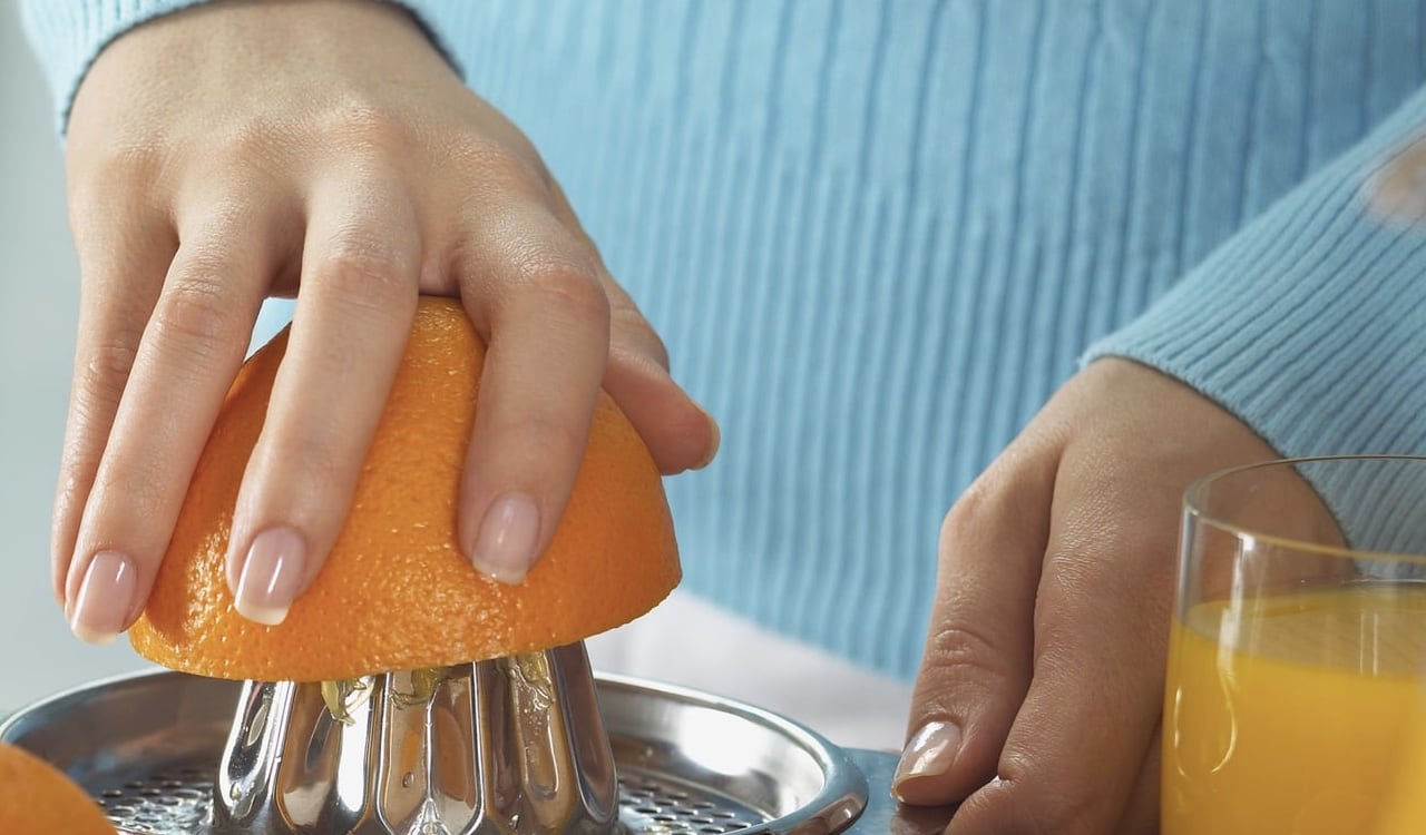 A pesar del dato, sí es posible tomar jugo de naranja, eso sí, no en gran cantidad