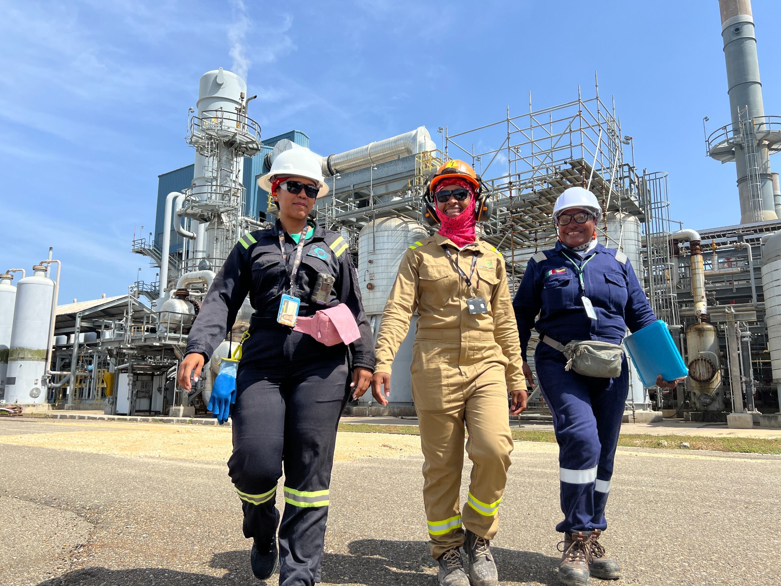 En los municipios en los que adelanta operaciones se contrataron bienes y servicios por más de 5 billones de pesos.