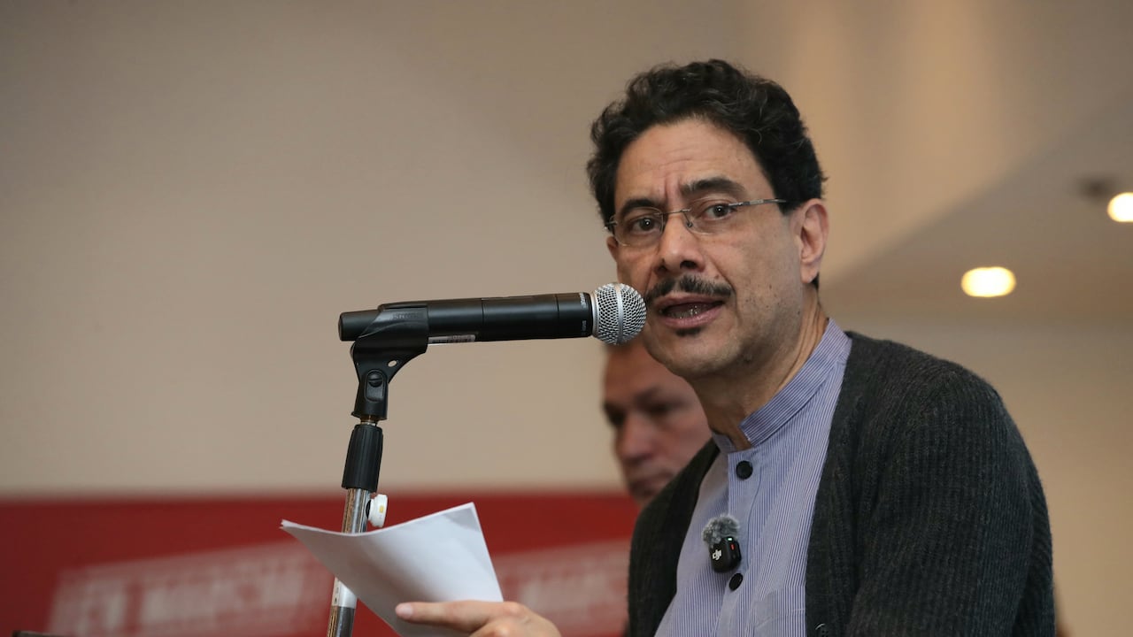 DEBATE CERRADO: Cepeda solo debatiría con la extrema derecha