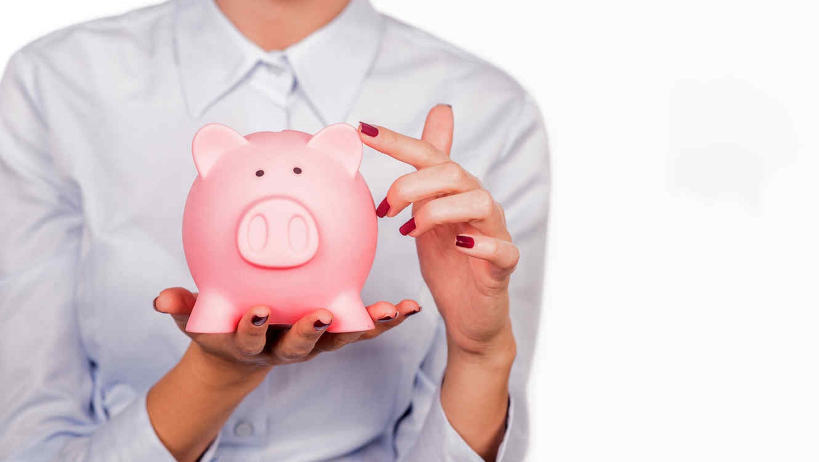 La inteligencia artificial ha señalado la Pirámide de la Mentalidad de Escasez como un factor crítico que afecta el camino hacia la riqueza. Esta mentalidad puede generar competencia malsana y obstaculizar la colaboración necesaria para el éxito financiero.