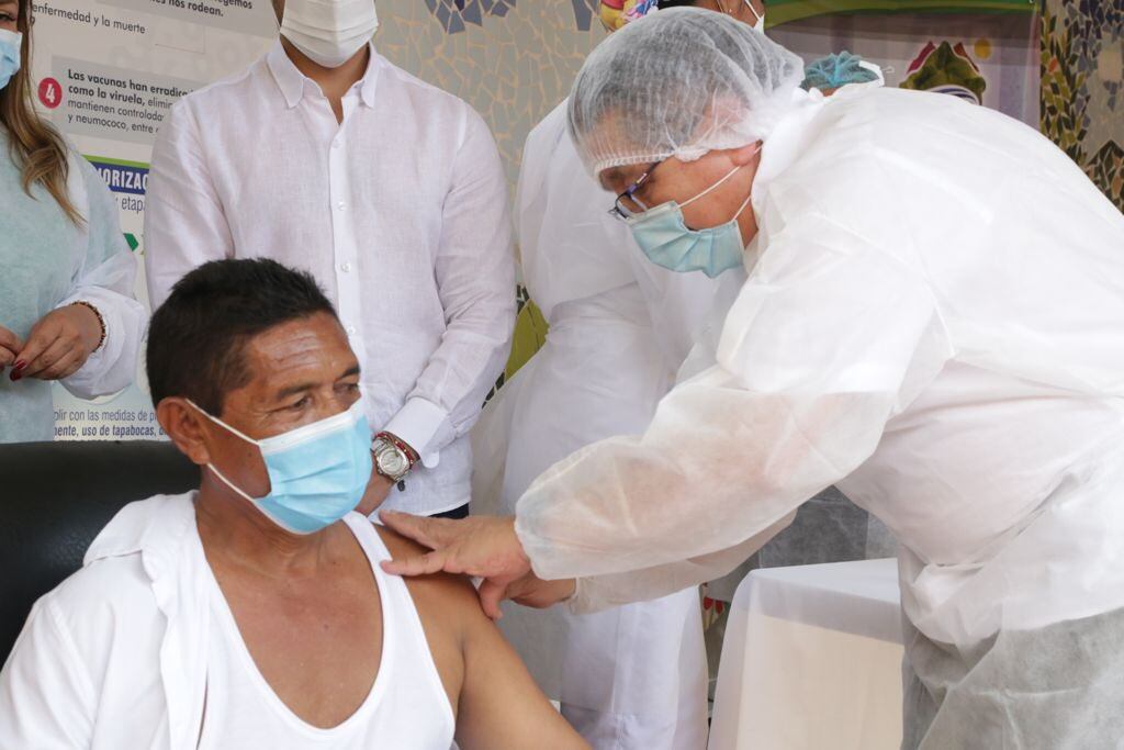 el Ministerio de Salud entregó este lunes un balance sobre los avances en la vacunación contra el covid-19 en grupos étnicos, que se ha desarrollado luego de diversas acciones de diálogo y concertación con las que se ha logrado la inmunización de 448.888 personas de estas poblaciones,