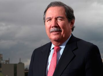 En 2019, el entonces ministro de Defensa, Guillermo Botero, renunció luego de revelarse que menores de edad habían muerto tras un bombardeo de las Fuerzas Militares.