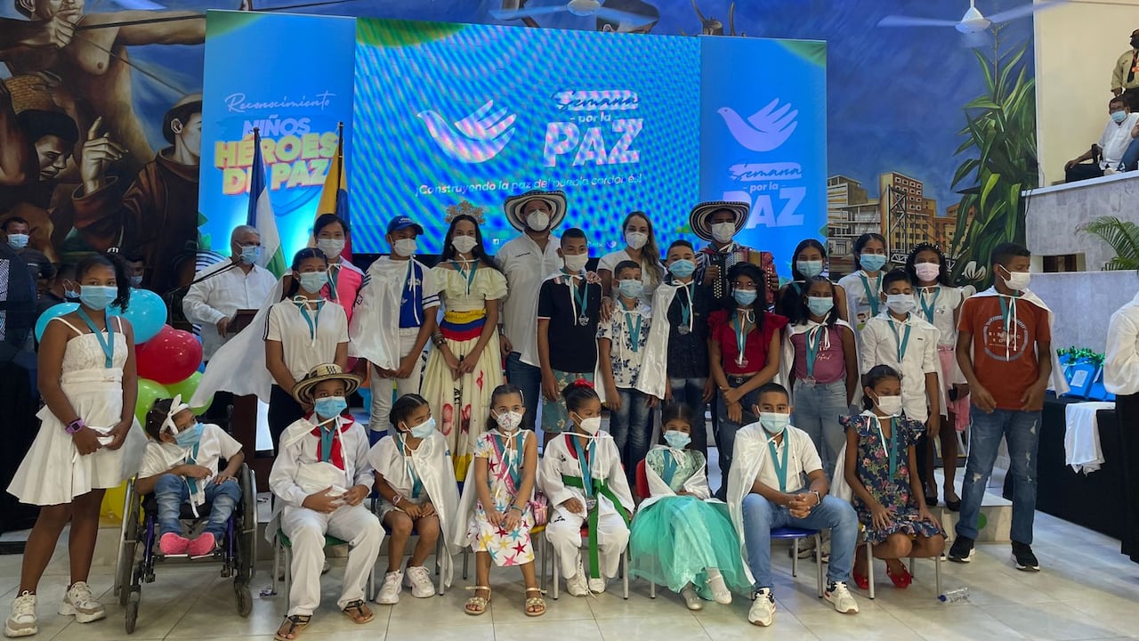 Niños de los 30 municipios de Córdoba fueron condecorados simbólicamente para que sean referentes de amor, solidaridad y respeto en sus comunidades