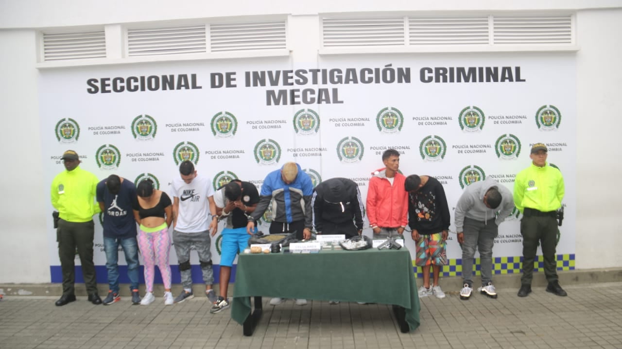 Un arma traumática, un proveedor, cuatro celulares, 1.300 gramos de cocaína, 974 gramos de marihuana y dinero en efectivo, fueron incautados en el desarrollo de esta operación.