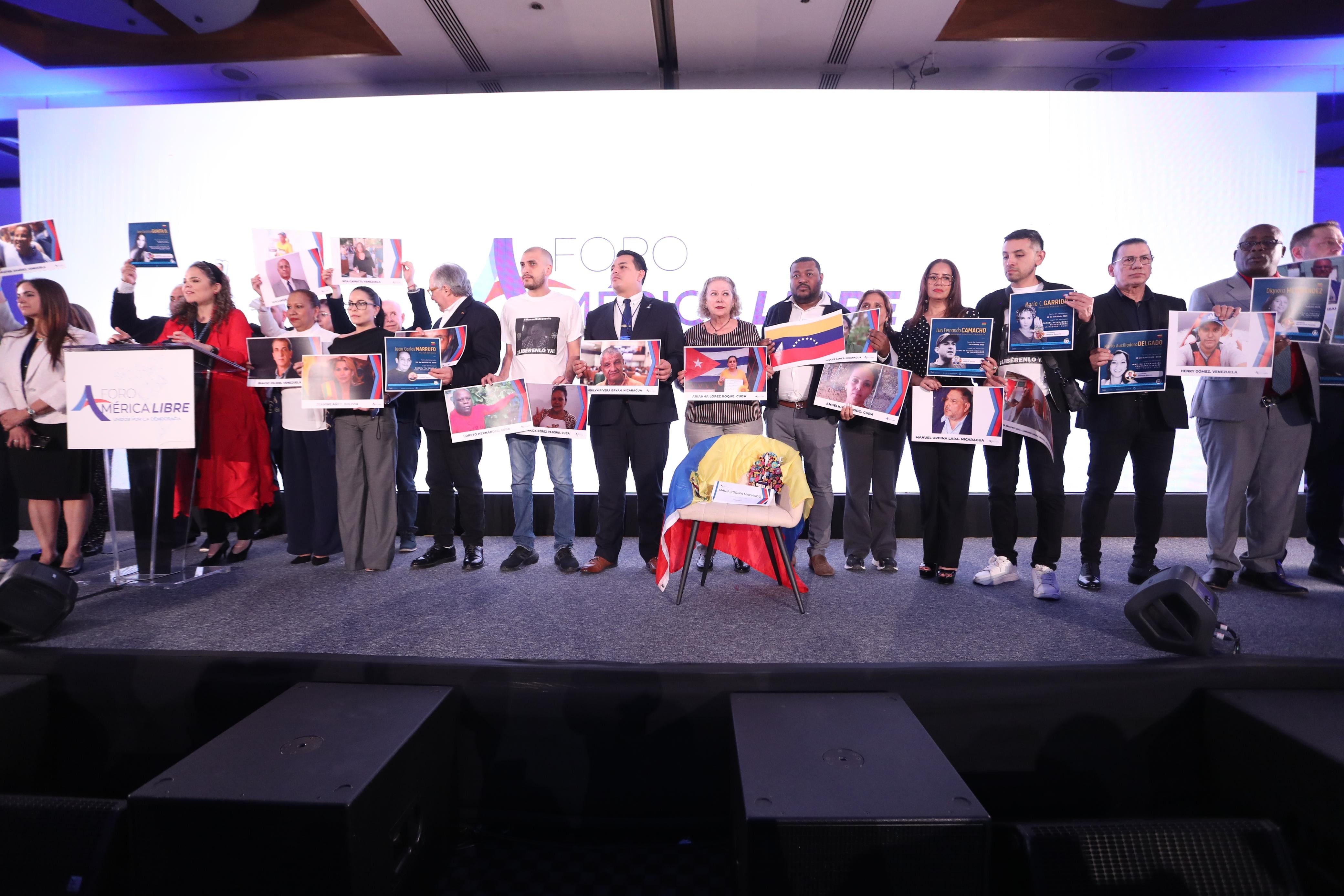 Se llevó a cabo el Foro América Libre.