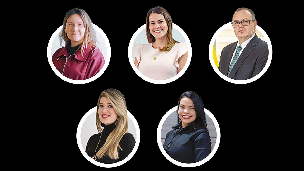 De izquierda a derecha, las viceministras Juliana Coronado y Catalina Cano; Raúl Gutiérrez, secretario general del Ministerio de Defensa; Alexandra González, secretaria de Gabinete, y Angélica Verbel, viceministra de Estrategia de Planeación.