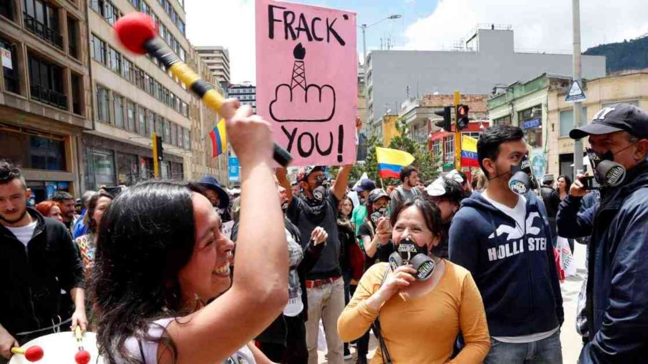 Los defensores ambientales de forma constante marchan para pedir por la protección del planeta y los recursos naturales. Foto: León Darío Peláez/Semana