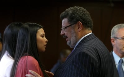 Laura Moreno junto a su abogado Jaime Granados. 