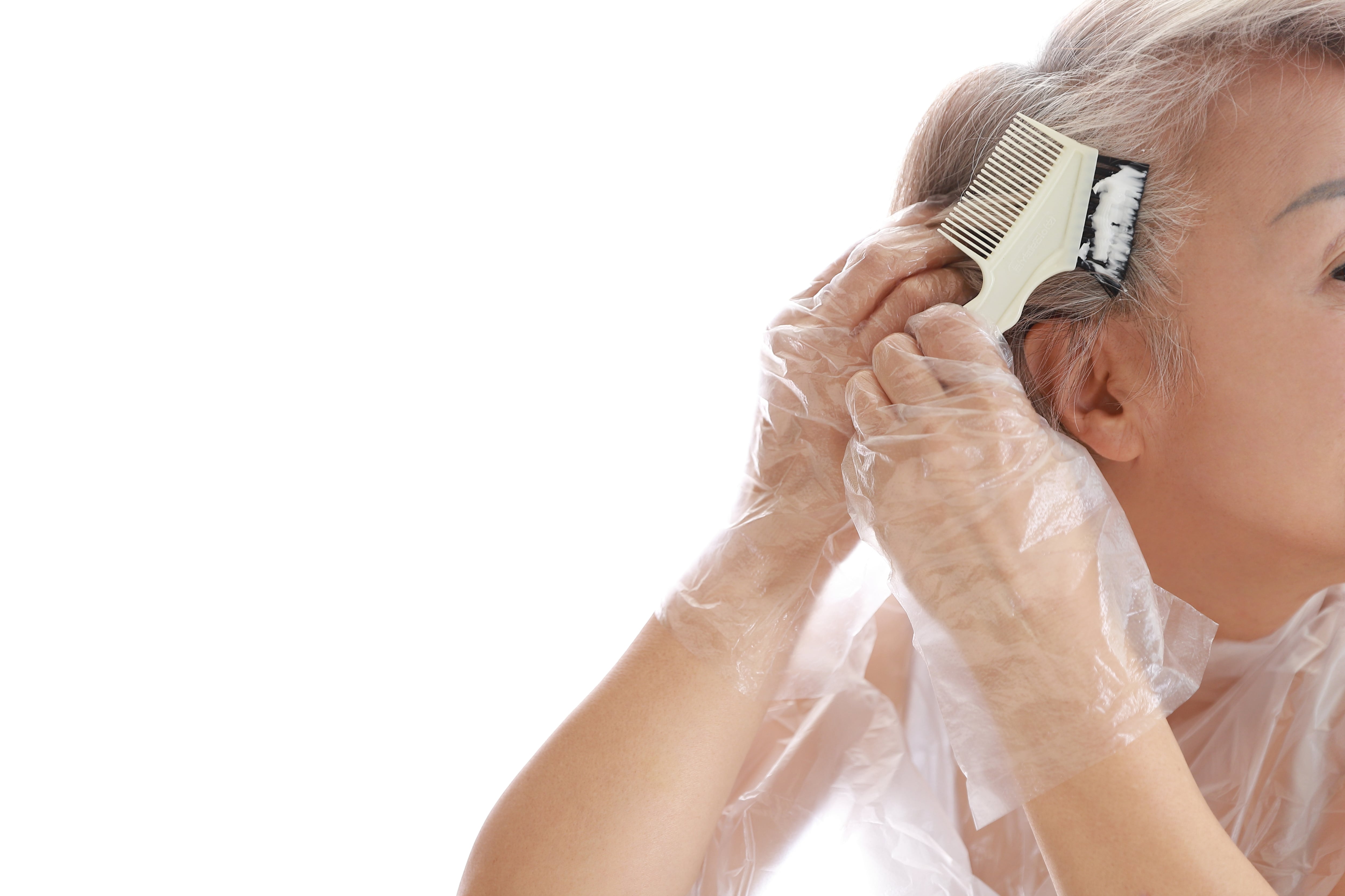 Con precauciones adecuadas antes del teñido se puede evitar cualquier mancha.