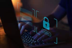 seguridad cibernética, concepto de delito digital, protección de datos contra piratas informáticos