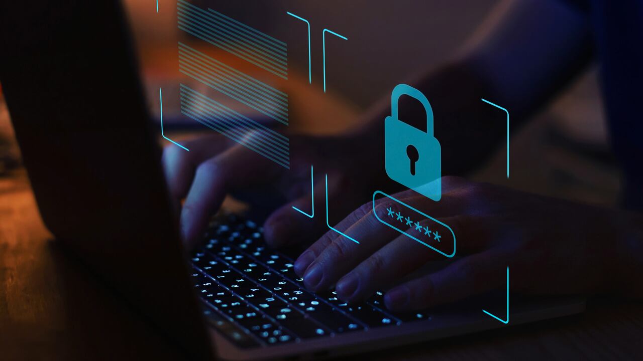 seguridad cibernética, concepto de delito digital, protección de datos contra piratas informáticos