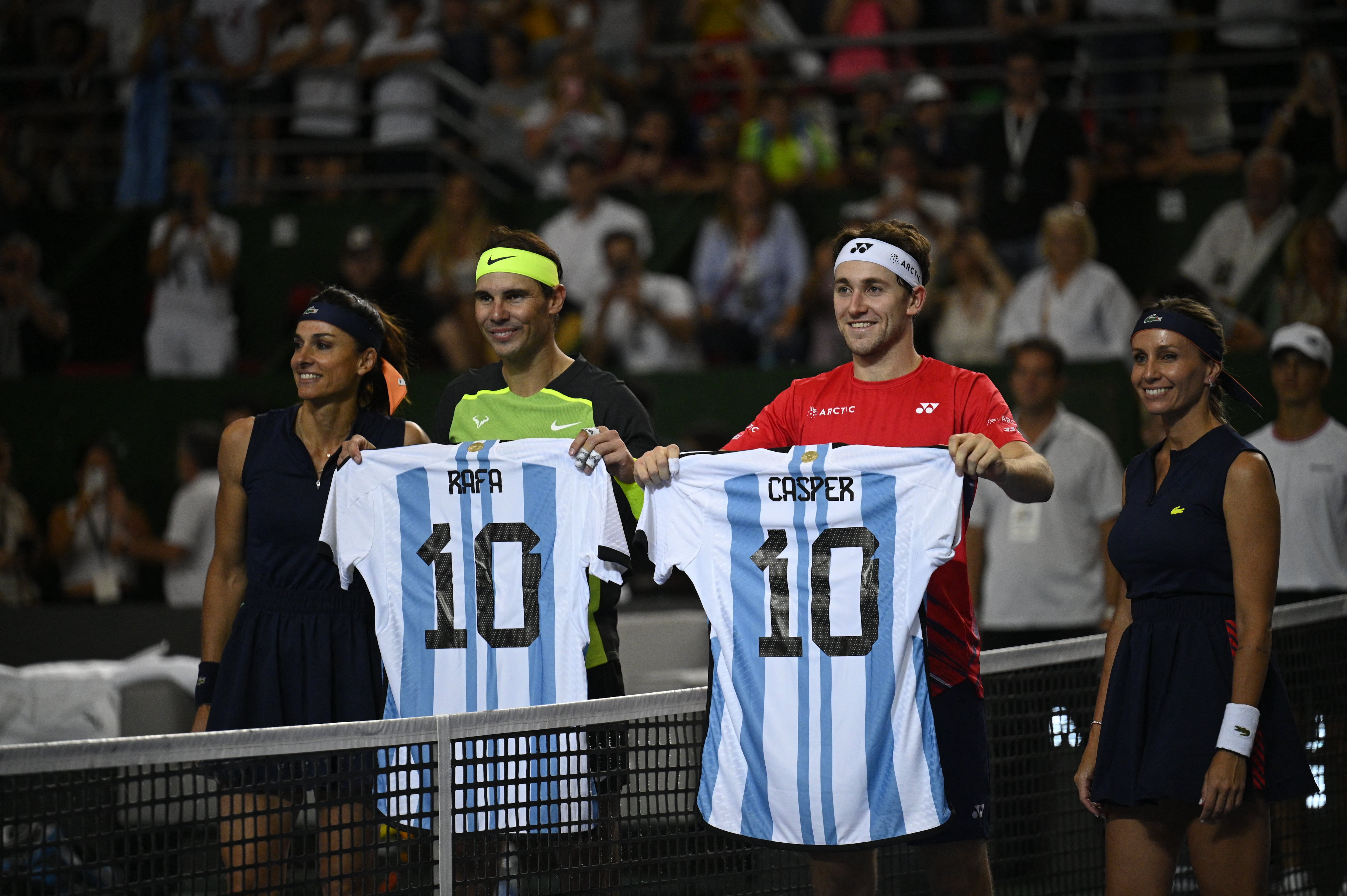 Rafael Nadal jugó en Argentina su primer juego en la gira por Sudamérica.