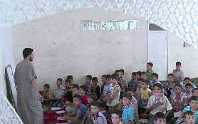 Guerra destruye escuelas sirias