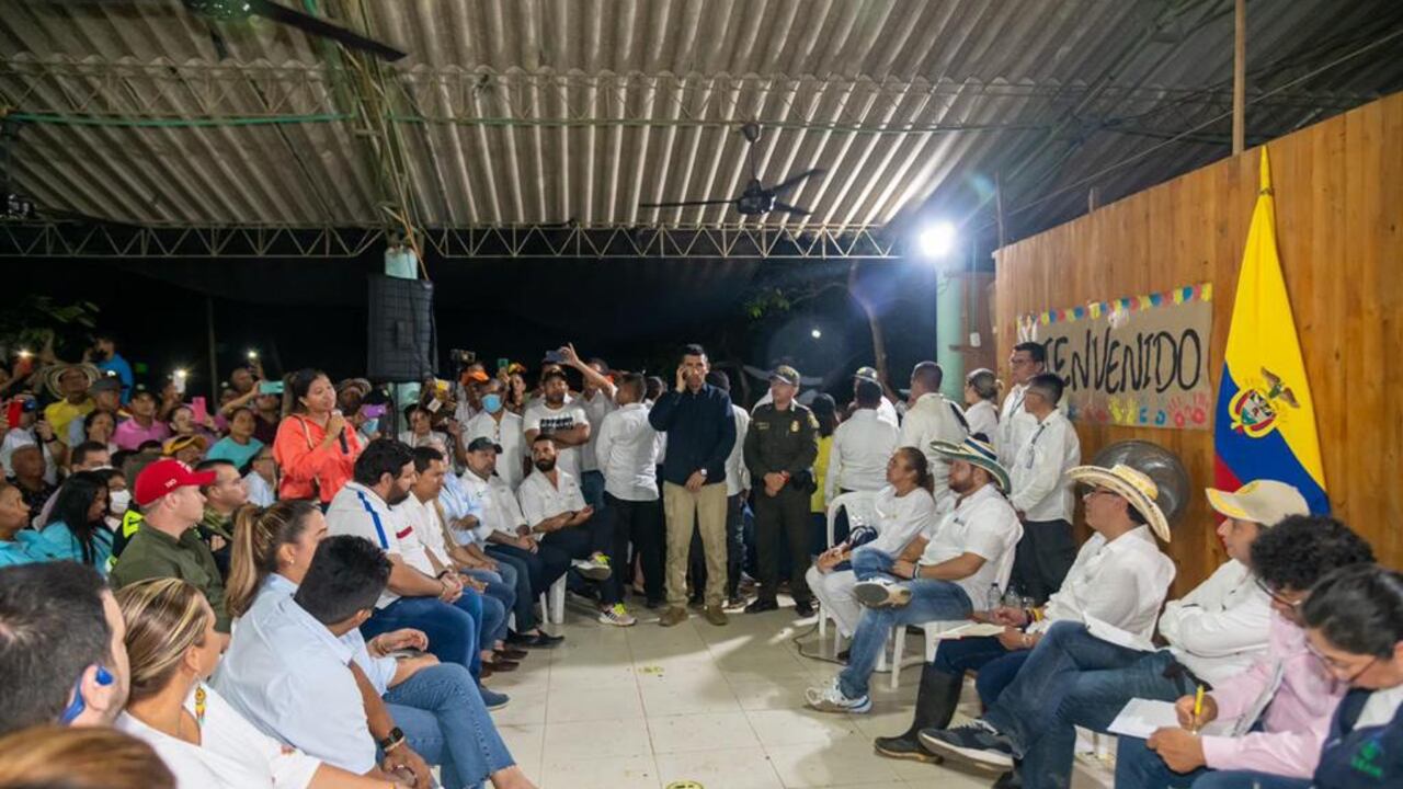 Gustavo Petro estuvo en la subregión de La Mojana.