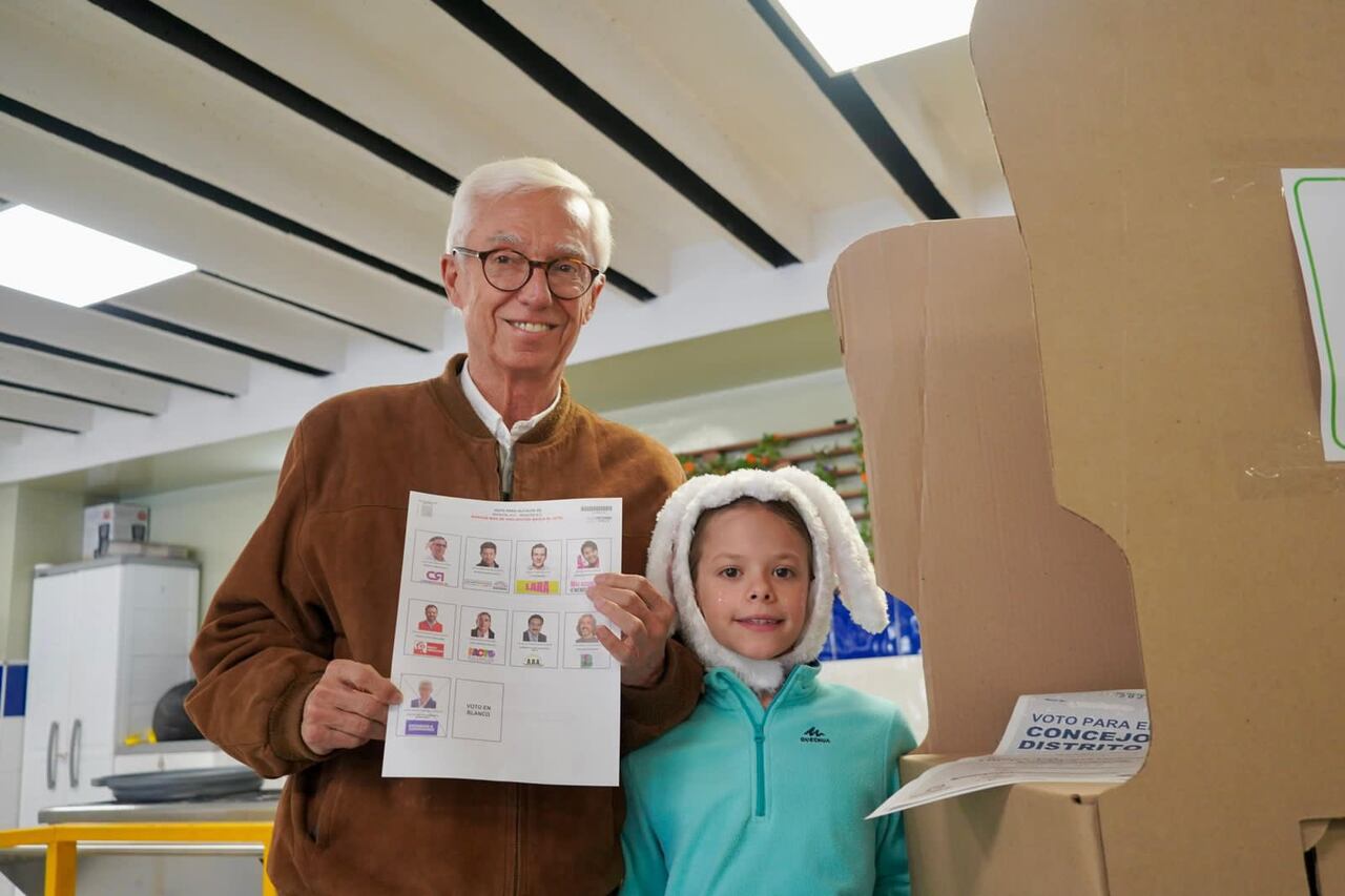 Jorge Enrique Robledo ejerció su derecho al voto.