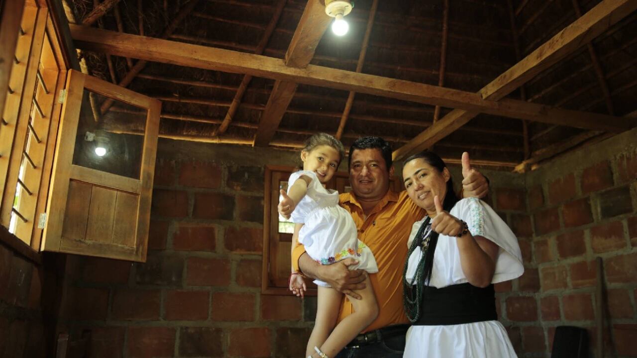 En 502 hogares del municipio de Pueblo Bello, Cesar, se instalaron paneles solares para que cuenten con el servicio de energía eléctrica.