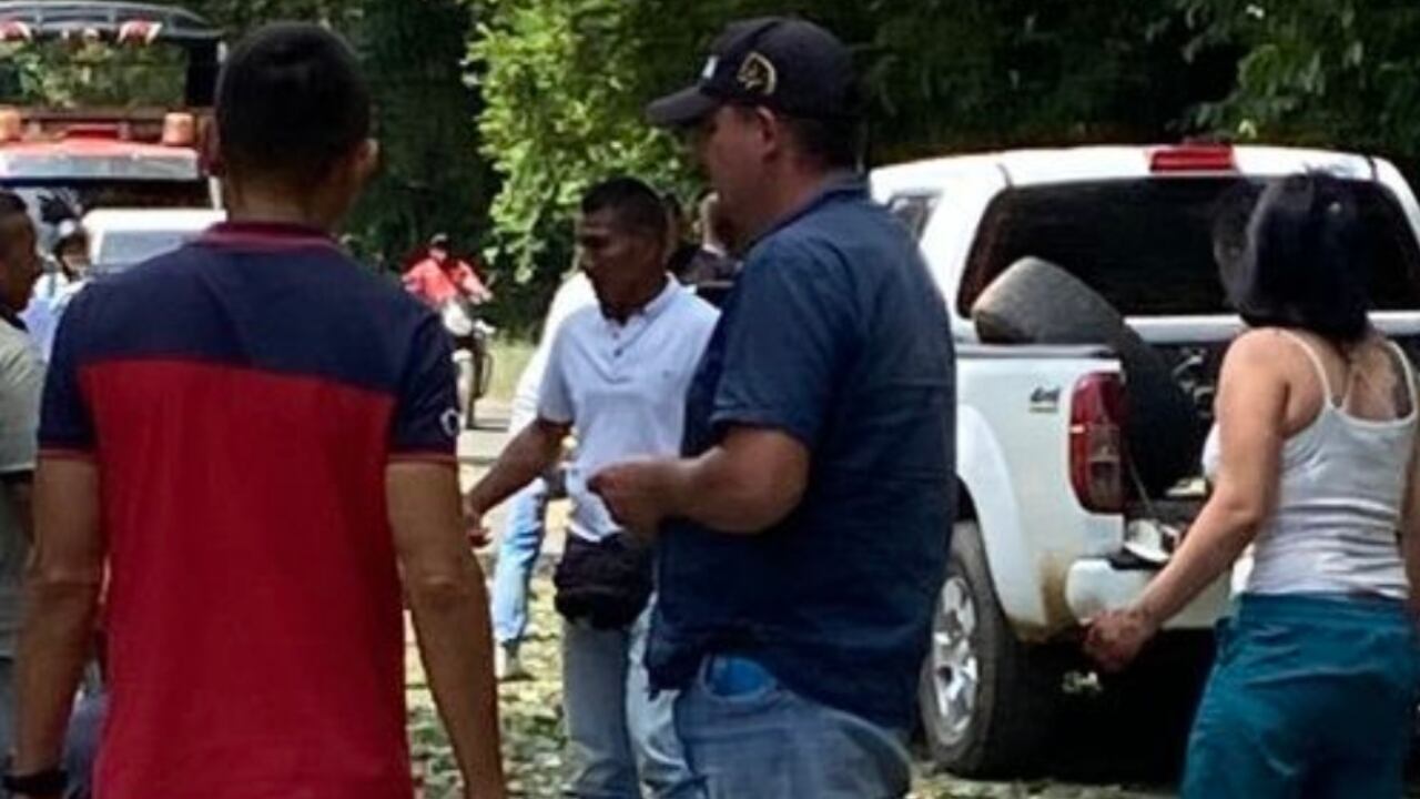 El hecho deja hasta el momento un menor muerto y dos personas heridas.