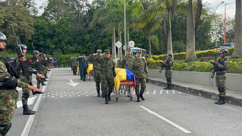 Honras fúnebres de soldados asesinados por el ELN.