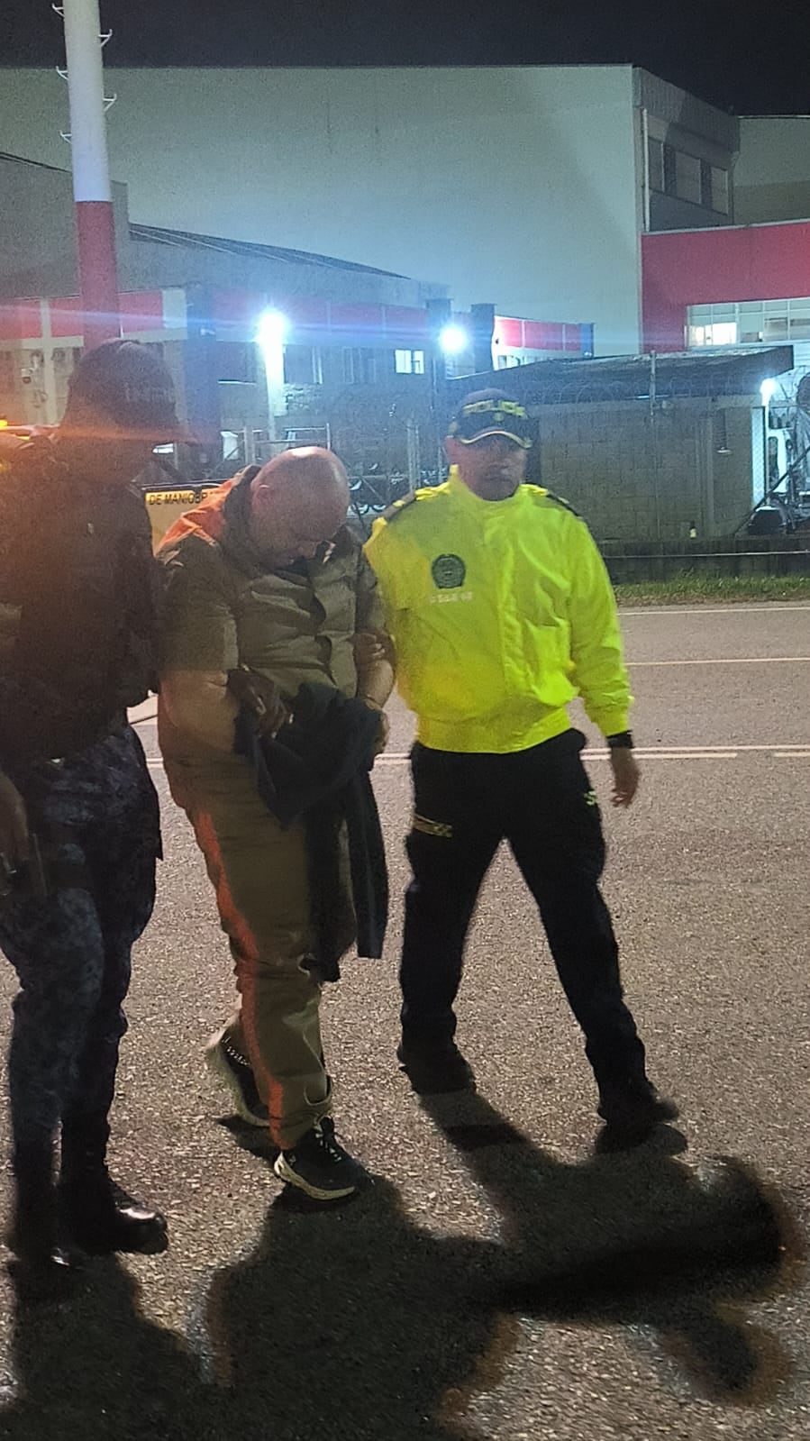 Las autoridades del Inpec y la Policía Nacional ejecutaron la orden dictada por el Juzgado Primero Penal del Circuito de Medellín, revocando la detención domiciliaria de la que gozaba el procesado.