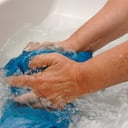 Algunas prendas deben ser lavadas a mano.