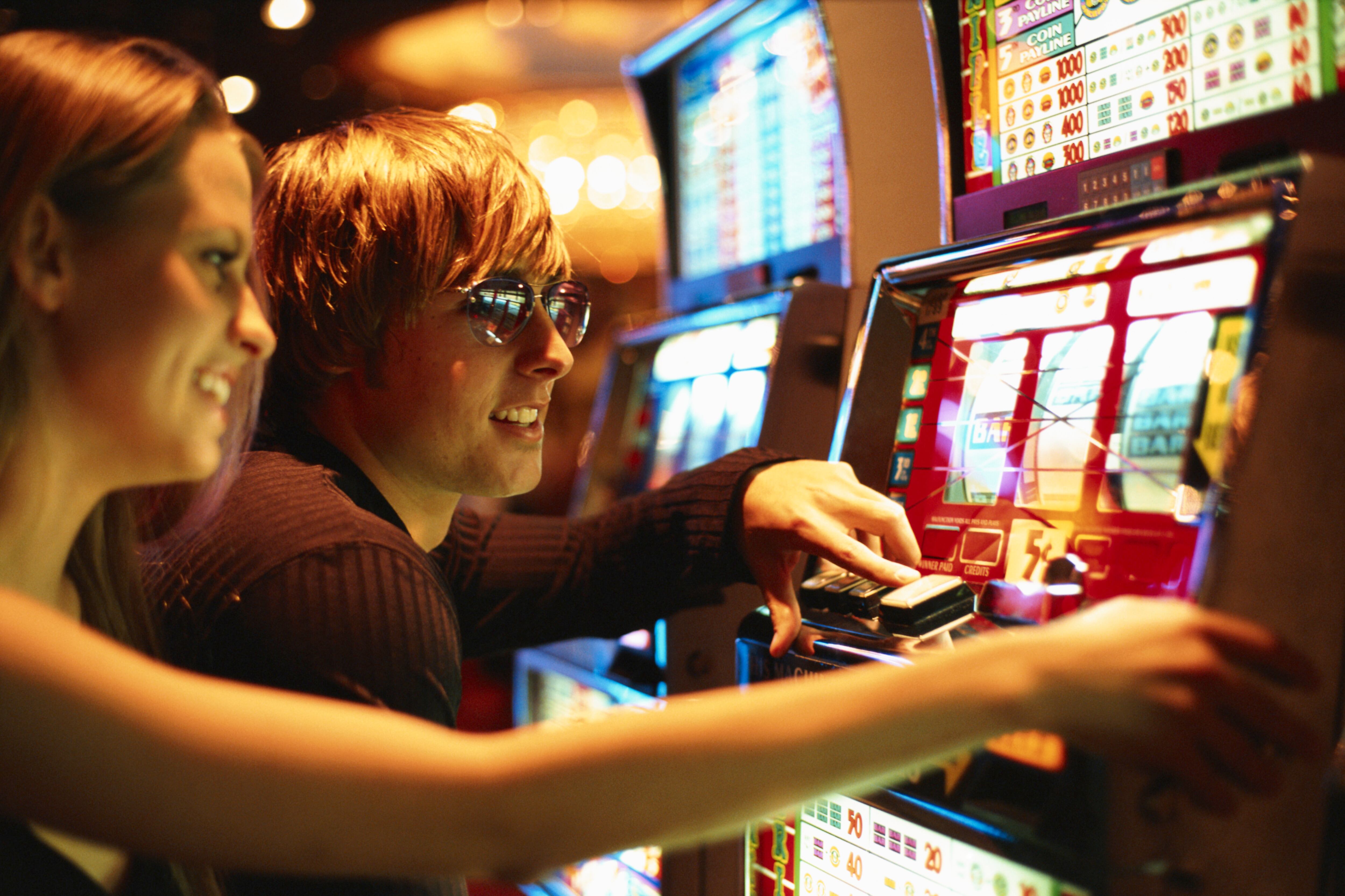 Visitar un casino es una experiencia única que despierta la curiosidad y la fascinación.