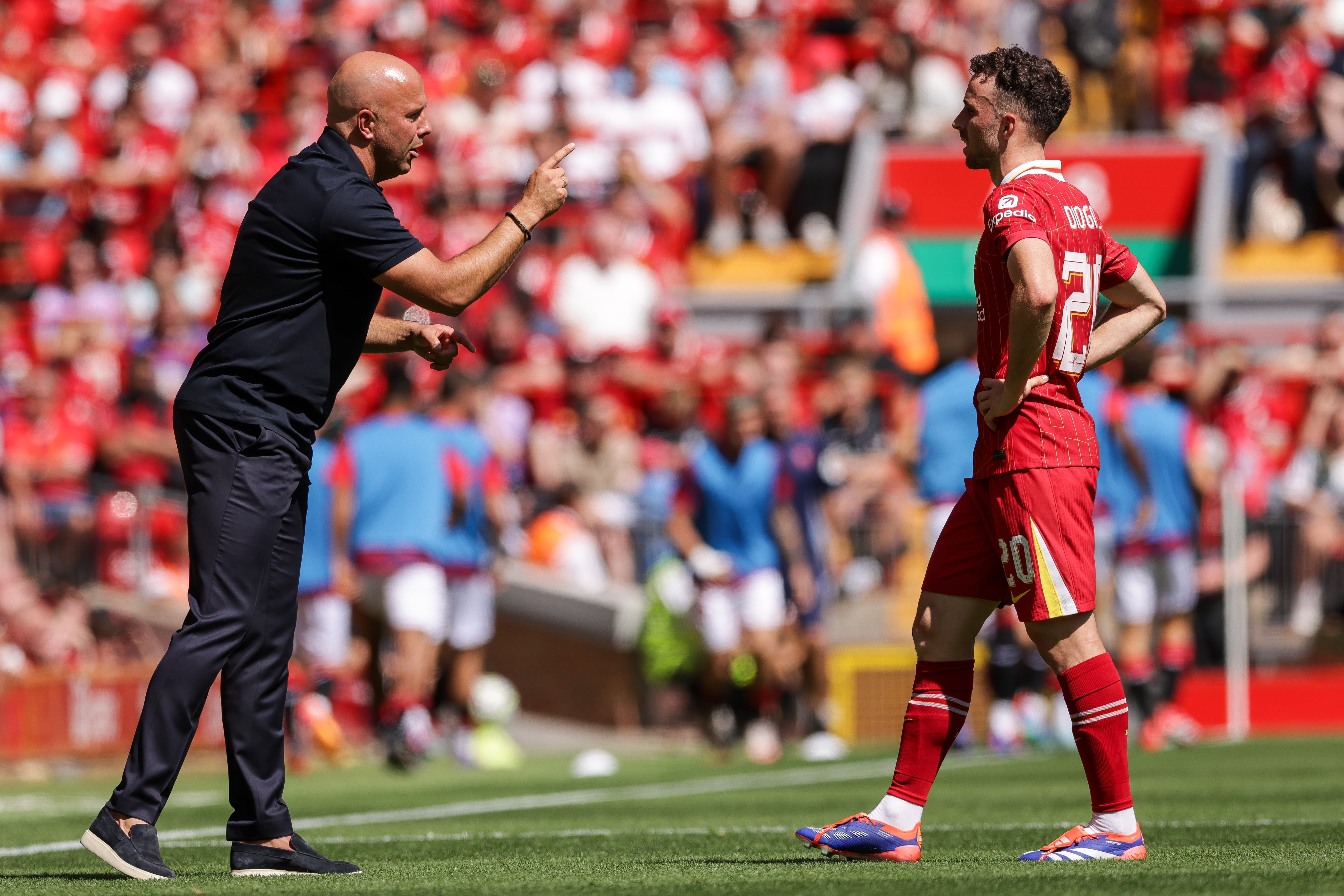 El entrenador rompió su silencio por la muerte del su jugador.