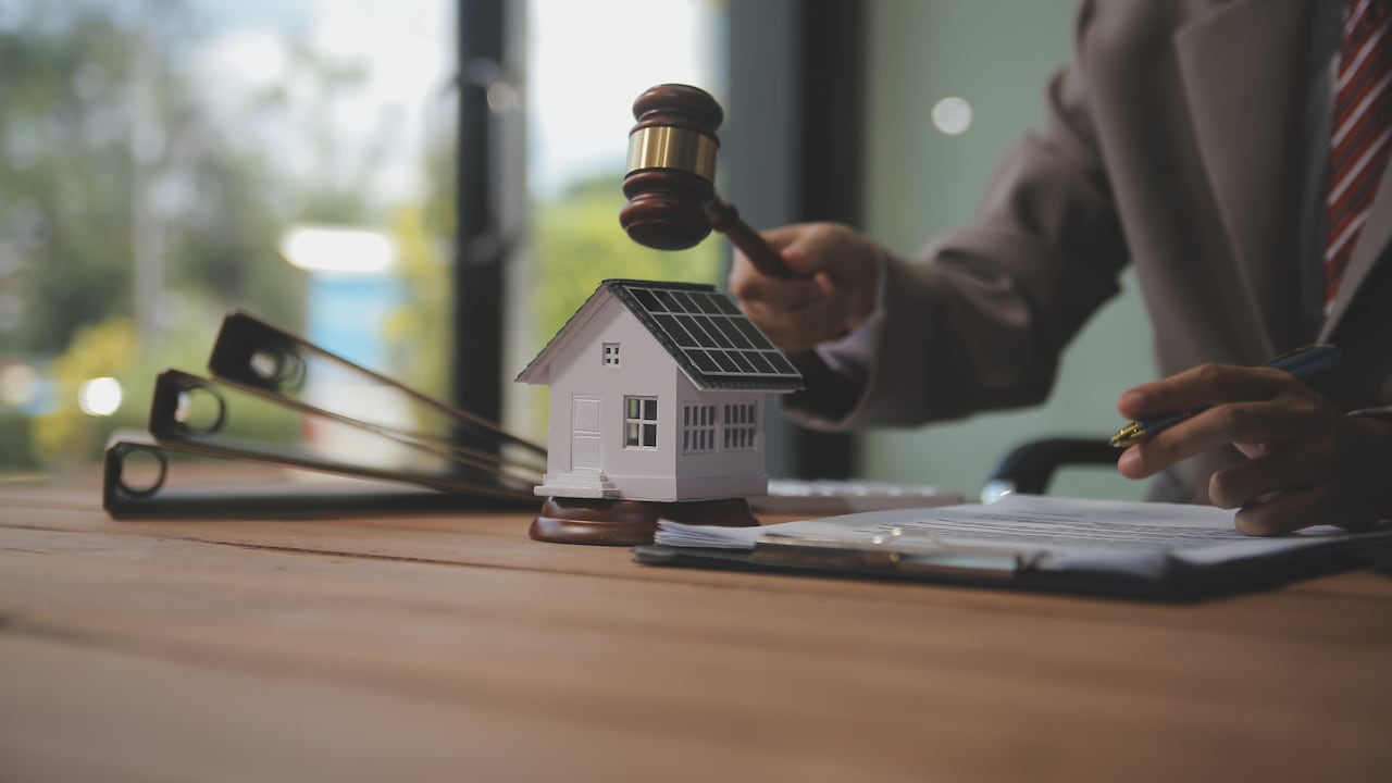 La ley limita la compra de viviendas para los extranjeros de estos países, de tendencia comunista.