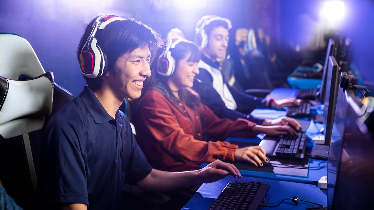 Los primeros dispositivos se conocen como Vell y Taniks, y en ambos casos son ordenadores que utilizan procesadores Intel Core de duodécima generación de la serie Alder Lake y que podrían corresponder a marcas como HP y Lenovo.