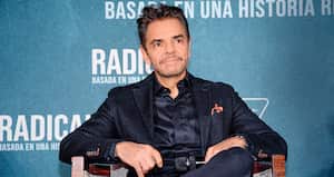 Eugenio Derbez, de 62 años, saltó a la fama mundial con su personaje en la película No se aceptan devoluciones, que él mismo dirigió y protagonizó.