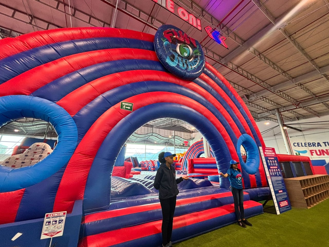 El mejor plan para combinar diversión y deporte. Conozca el gran parque inflable de Bogotá de más de 3.000 metros cuadrados