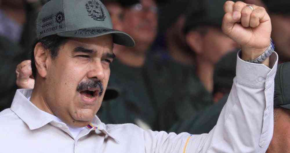 (30 de abril) "¡Venceremos!". Esa fue la respuesta de Nicolás Maduro a la liberación del opositor Leopoldo López con ayuda de uniformados esta mañana en Caracas. El mandatario rompió su silencio después de horas de una agitada jornada en la que Juan Guaidó llamó a las fuerzas militares a darle la espalda. Durante la mañana, Maduro se había limitado a retuitear mensajes de miembros de su gobierno que impulsaron la idea de un intento de golpe de estado por parte de la operación. 