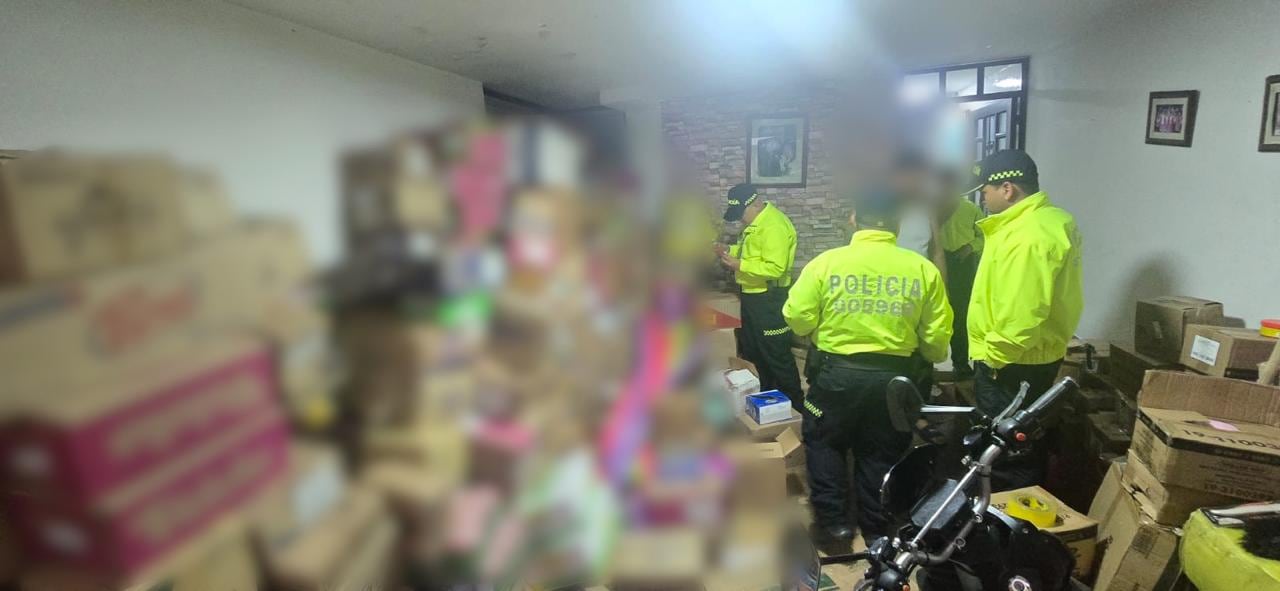 Tres personas señaladas de falsificar, manipular y traficar medicamentos fueron capturadas por la Polfa.
