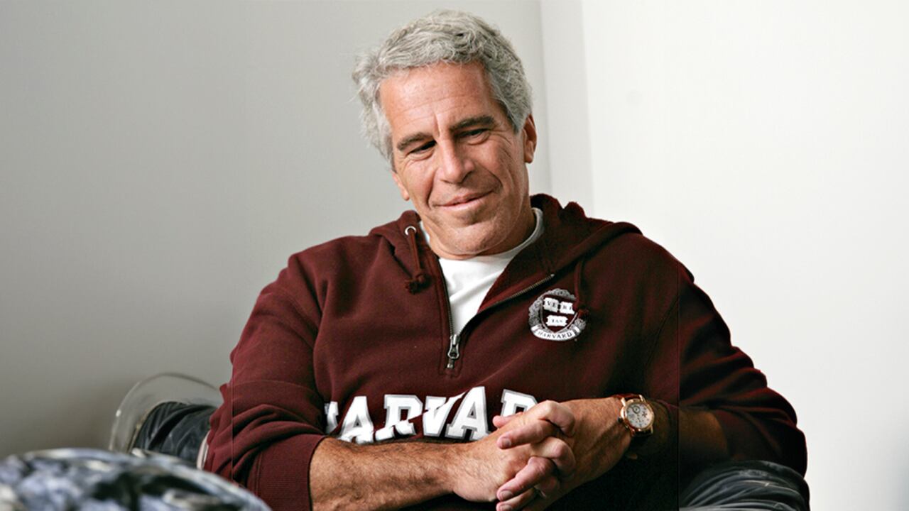 Kash Patel director del FBI cierra caso Epstein.