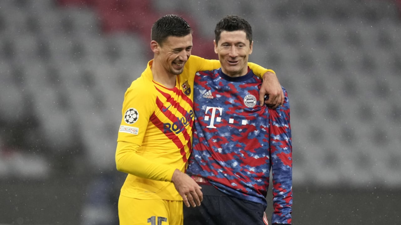 Los jugadores fueron captados riendo al término del compromiso.