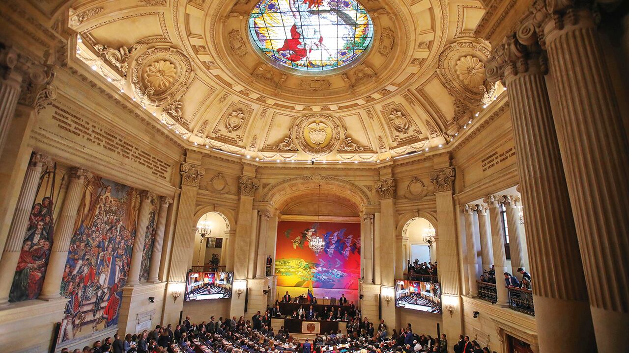 La iniciativa para regular este tema por ley se cayó en el último debate en el Congreso por falta de discusión. Gremios funerarios aseguran que se dilató a propósito. 