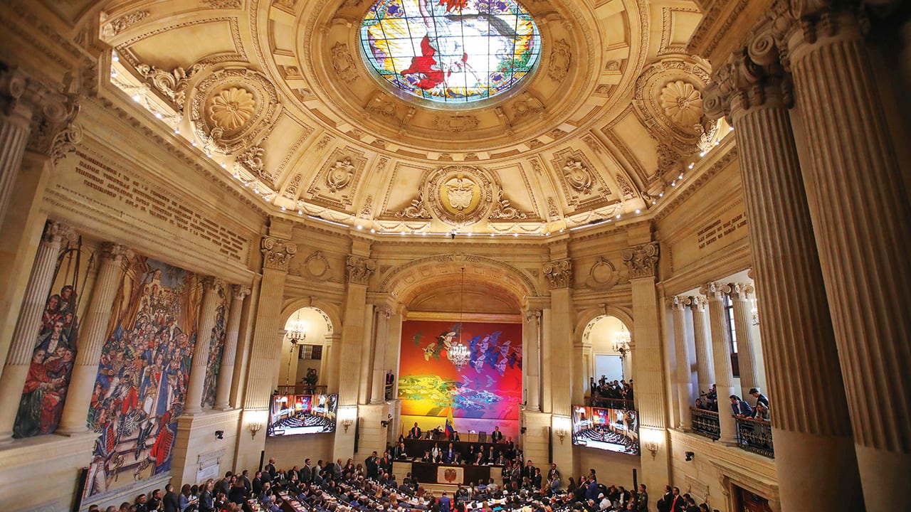 La iniciativa para regular este tema por ley se cayó en el último debate en el Congreso por falta de discusión. Gremios funerarios aseguran que se dilató a propósito. 
