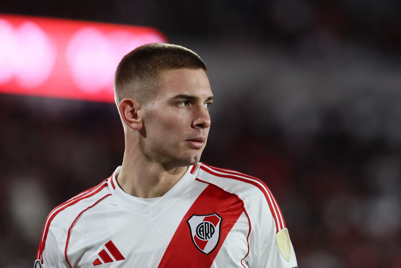 River Plate's midfielder #30 Franco Mastantuono look on during the Copa Libertadores group stage football match between Argentina's River Plate and Peru's Universitario at Mas Monumental stadium in Buenos Aires on May 27, 2025. (Photo by ALEJANDRO PAGNI / AFP)