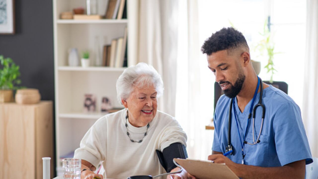 Según cifras de la OMS, en 2050 más del 20 % de la población mundial tendrá más de 60 años.