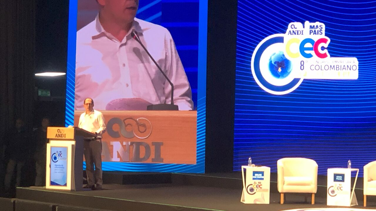 El fiscal Francisco Barbosa fue ovacionado en el Congreso de la Andi.