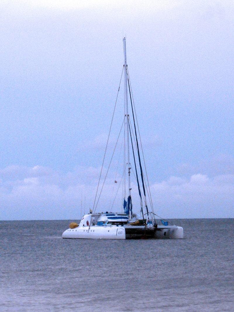 Nemo se llama el catamarán que llega al destino Gorgona, donde pueden viajar 21 personas y siete tripulantes. Las cabinas de la embarcación cuentan con camas, baño privado y agua caliente. El servicio y la comida a bordo son insuperables.