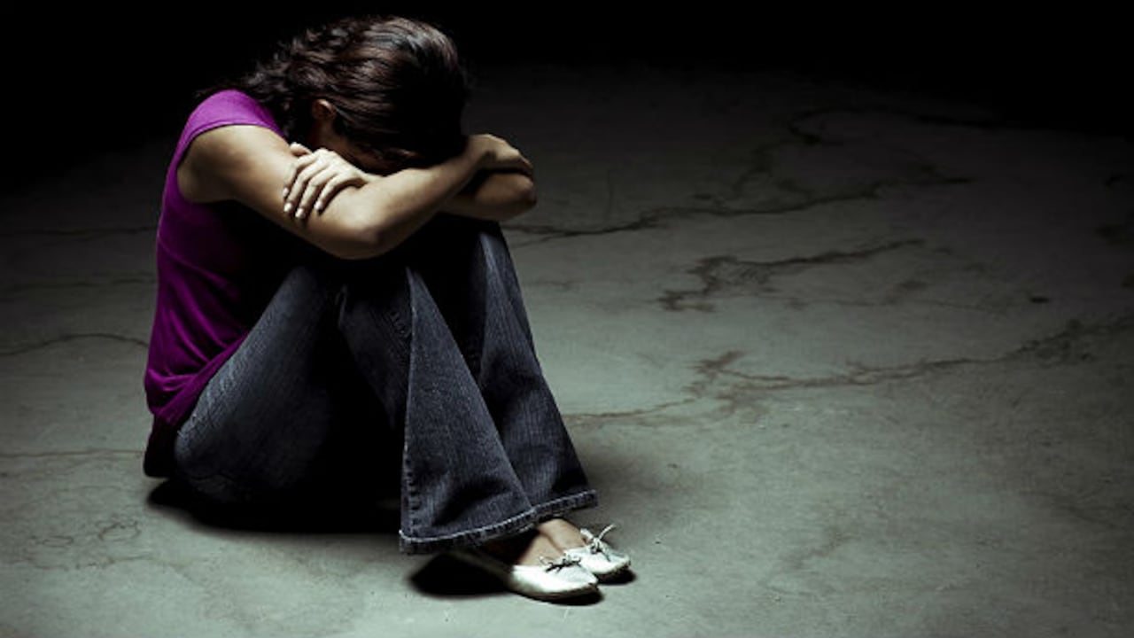 El acoso cibernético infligido por la misma persona es parte de un problema que está empezando a surgir y que algunos llaman "hacerse daño digitalmente" (una traducción del inglés cyber self-harm o también self-trolling).