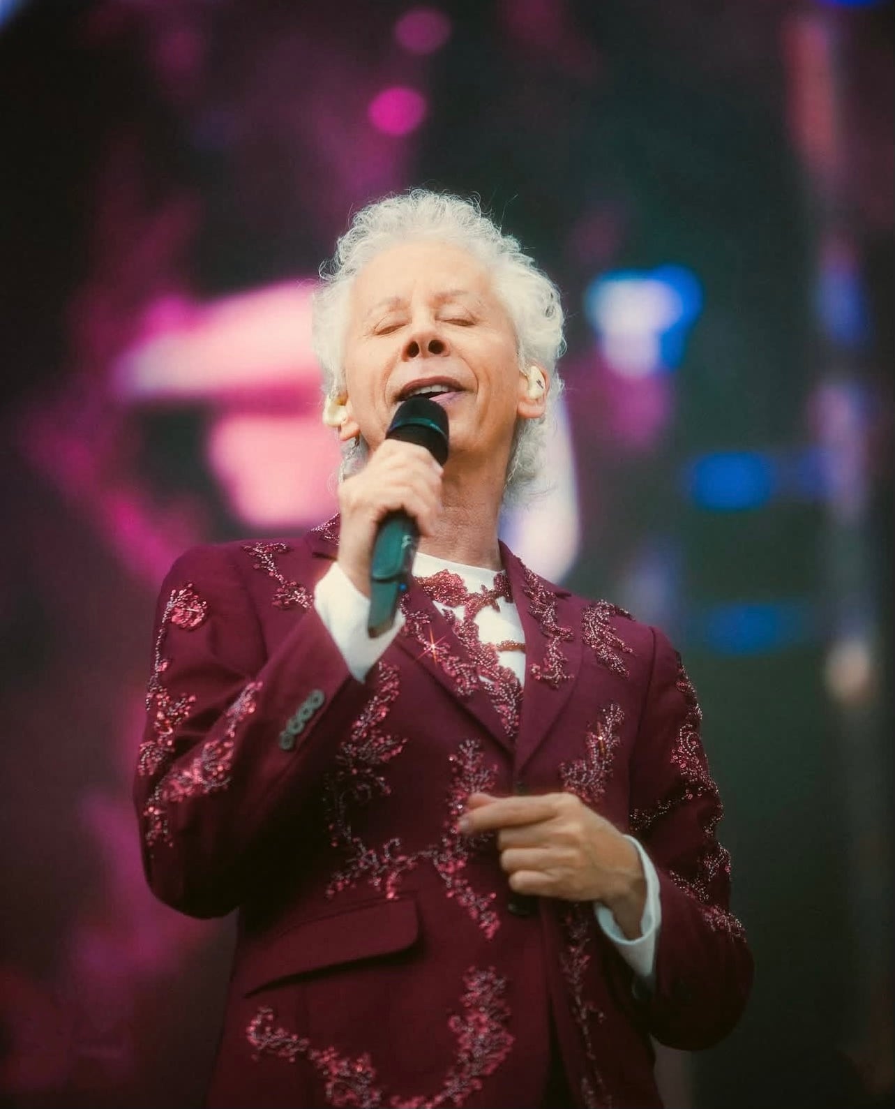 El cantante y compositor Galy Galiano da detalles sobre su retiro de los escenarios y sus planes a futuro