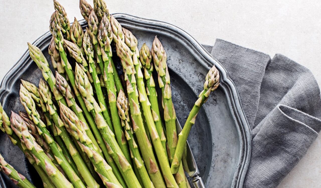 Los espárragos tienen un alto contenido de vitamina K