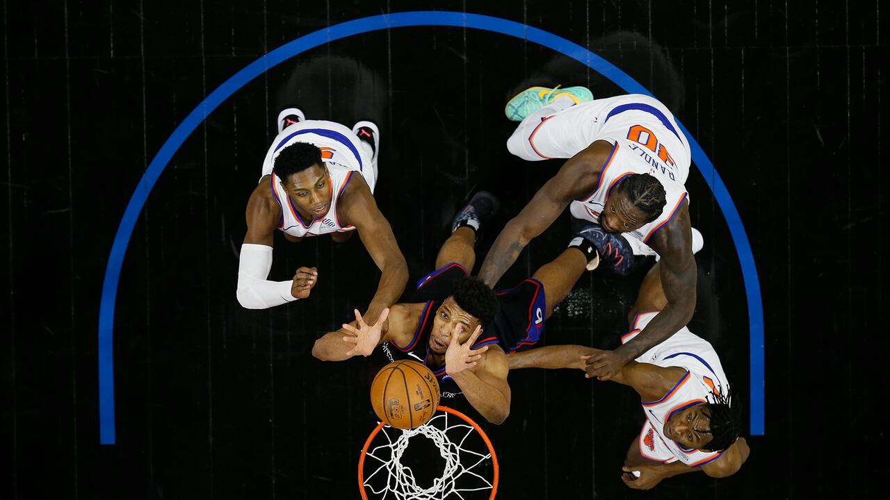 New York Knicks se impuso en el quinto partido y sigue vivo en la final de conferencia.