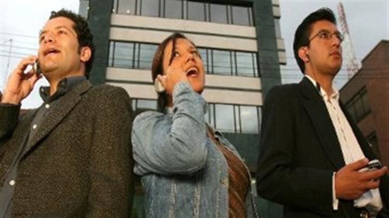 El Gobierno realizó la subasta que le otorgó a Comcel, Colombia Móvil y Telefónica el uso de 30 MHz de espectro radioeléctrico.