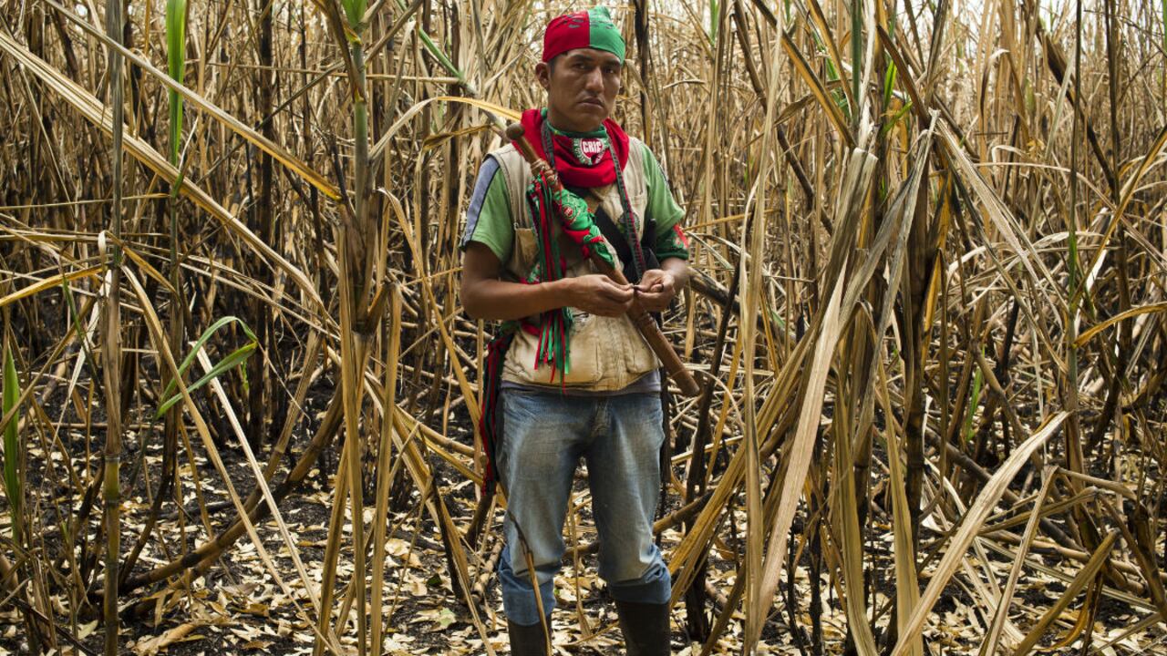 En la guardia indígena militan miembros de la comunidad desde los siete hasta los 70 años. Las tareas que les son encomendadas van de acuerdo a sus capacidades.