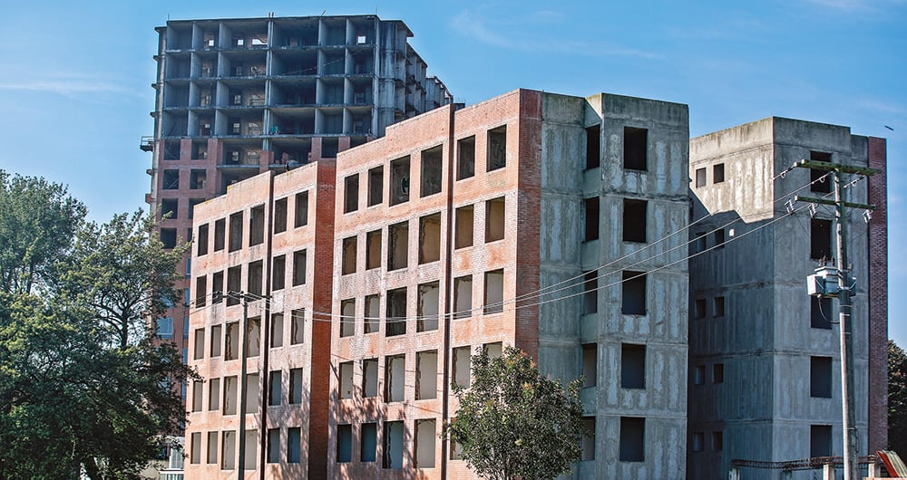 La constructora dice que ya les devolvió el dinero a los compradores, pero algunos de ellos dicen no estar satisfechos con ese reembolso. 