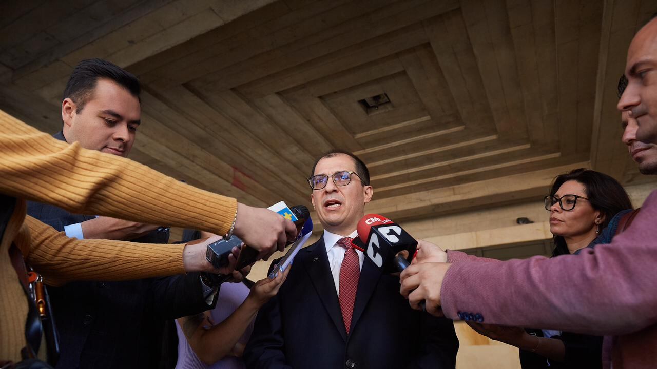 Francisco Barbosa, advirtió que sigue a la espera de la respuesta del Gobierno, del presidente Gustavo Petro